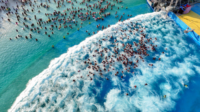 Zhengzhou’s Water Parks Offer Respite as Summer Heat Soars Zhengzhou_s_Water_Parks_Offer_Respite_as_Summer_Heat_Soars