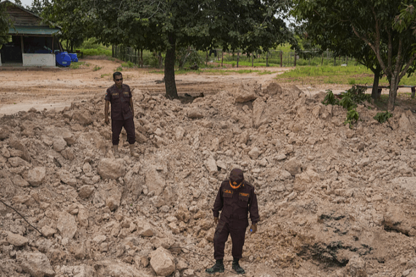 ASEAN_Observers_Monitor_Cambodia_Thailand_Border_Ceasefire - Khabar Asia ASEAN_Observers_Monitor_Cambodia_Thailand_Border_Ceasefire