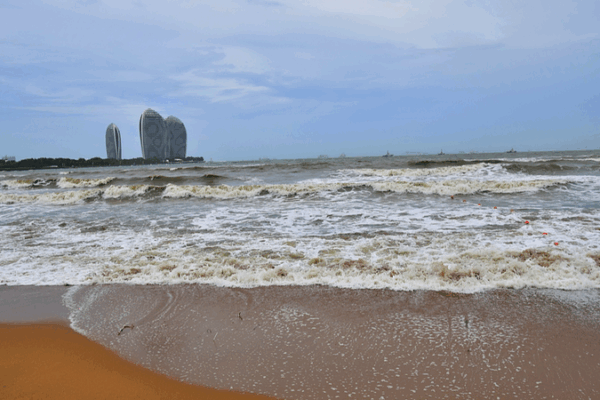 China Activates Emergency Measures as Typhoon Kajiki Nears Hainan China_Activates_Emergency_Measures_as_Typhoon_Kajiki_Nears_Hainan
