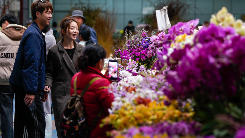 China_Charts_Economic_Course_with_Focus_on_Domestic_Growth__Resilience