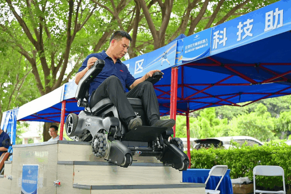 China Leverages Tech to Empower People with Disabilities China_Leverages_Tech_to_Empower_People_with_Disabilities