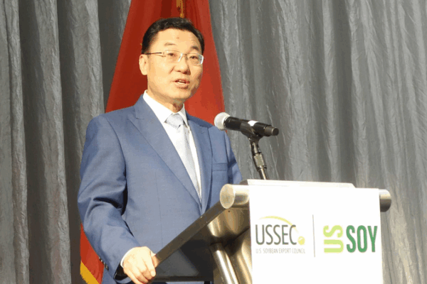 China Urges U.S. to Protect Farmers from Trade War Fallout China_Urges_U_S__to_Protect_Farmers_from_Trade_War_Fallout