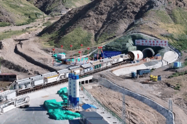 China’s West-to-East Gas Project Achieves Major Milestone with Xinjiang Tunnel Completion China_s_West_to_East_Gas_Project_Achieves_Major_Milestone_with_Xinjiang_Tunnel_Completion