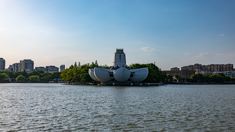Discover Zhejiang’s Donghu Lake: A Scenic Gem in Eastern China Discover_Zhejiang_s_Donghu_Lake__A_Scenic_Gem_in_Eastern_China video poster