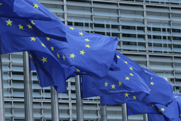 EU-U.S. Trade Deal Sparks Concerns Over Economic Imbalance, Expert Warns EU_U_S__Trade_Deal_Sparks_Concerns_Over_Economic_Imbalance__Expert_Warns