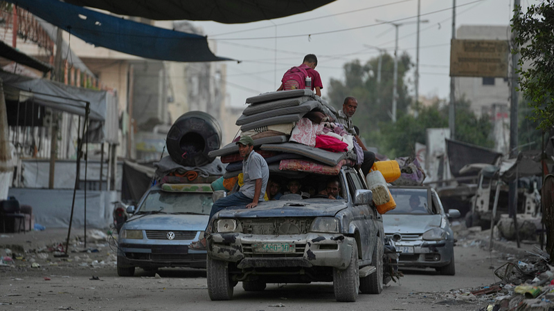 Gaza Crisis Deepens as Families Flee Amid Escalating Conflict Gaza_Crisis_Deepens_as_Families_Flee_Amid_Escalating_Conflict