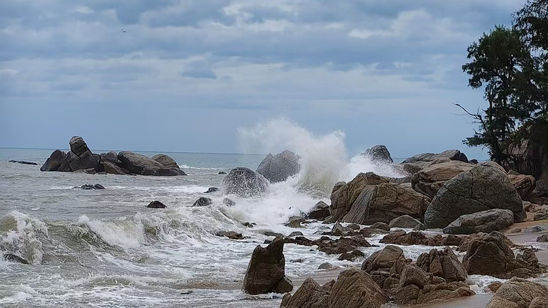 Hainan Activates Highest Emergency Alert as Typhoon Kajiki Approaches Hainan_Activates_Highest_Emergency_Alert_as_Typhoon_Kajiki_Approaches