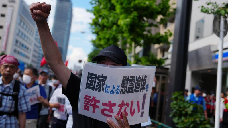 Japan’s Yasukuni Visit Sparks Constitutional Debate Over Militarist Past Japan_s_Yasukuni_Visit_Sparks_Constitutional_Debate_Over_Militarist_Past