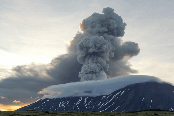 Kamchatka’s ‘Volcanic Parade’ Stuns Scientists, Sparks Global Interest Kamchatka_s__Volcanic_Parade__Stuns_Scientists__Sparks_Global_Interest