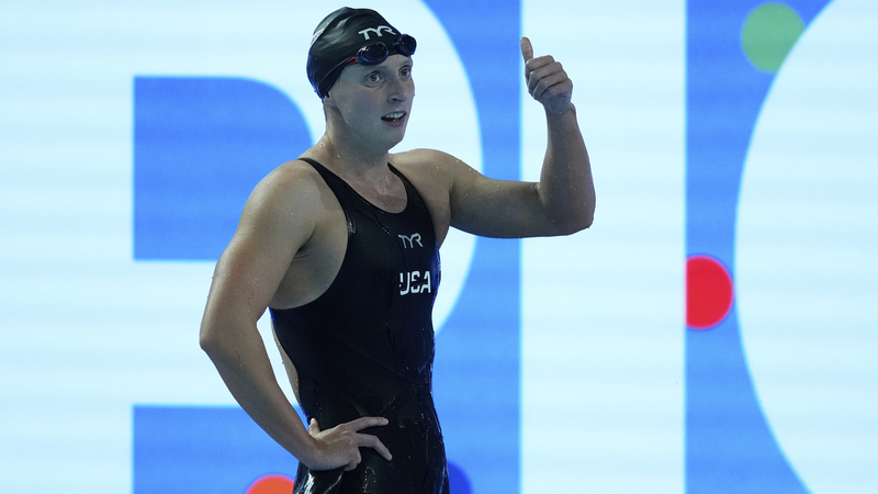 Ledecky_Claims_Historic_7th_800m_Title_as_U_S__Dominates_World_Aquatics_Day
