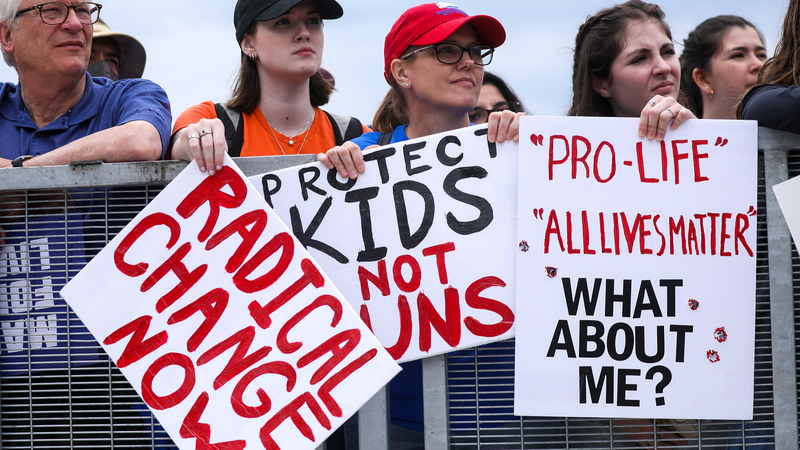 Minnesota_School_Shooting_Reignites_Debate_on_U_S__Gun_Violence