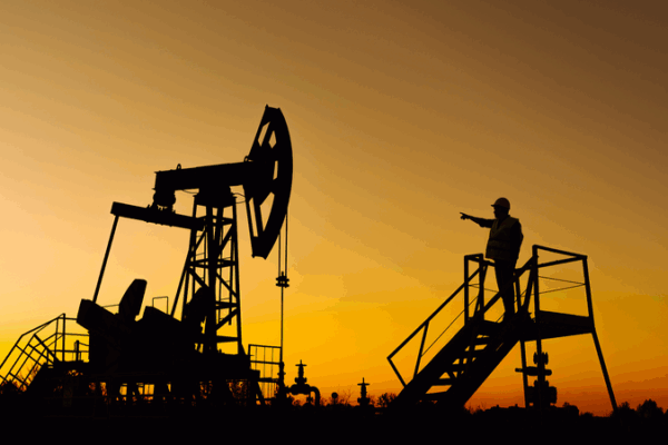 Oil Prices Dip as IEA Revises Supply Forecast Ahead of US-Russia Summit Oil_Prices_Dip_as_IEA_Revises_Supply_Forecast_Ahead_of_US_Russia_Summit