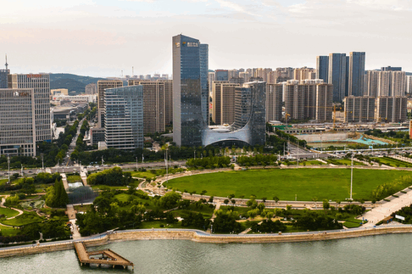 Qingdao’s Digital Hotline Bridges Citizens and Government Qingdao_s_Digital_Hotline_Bridges_Citizens_and_Government