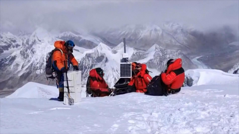 Qinghai_Xizang_Glacier_Study_Reveals_Earth_s_Climate_Secrets