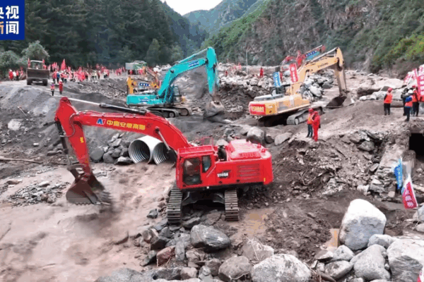 Roads, Power Restored in NW China’s Flood-Hit Gansu County Roads__Power_Restored_in_NW_China_s_Flood_Hit_Gansu_County