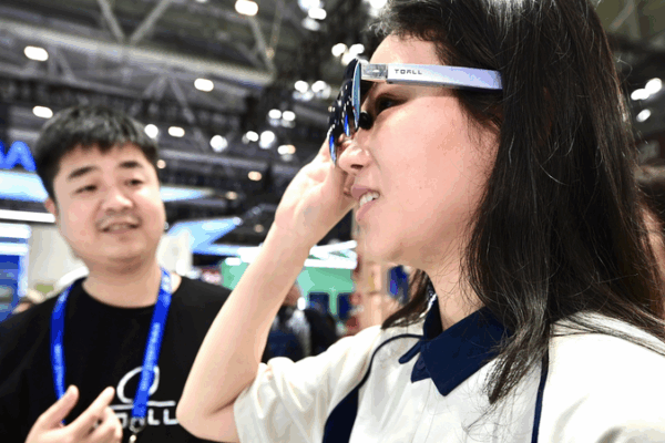 Shenzhen’s Optics Boom: A Lens into China’s Tech Revolution Shenzhen_s_Optics_Boom__A_Lens_into_China_s_Tech_Revolution