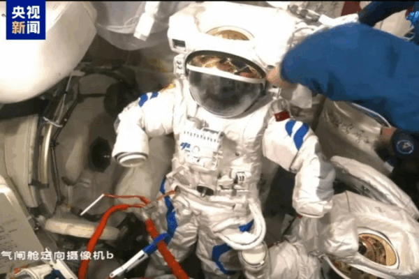 Shenzhou_20_Crew_Advances_Space_Research_with_New_Suits___Tech