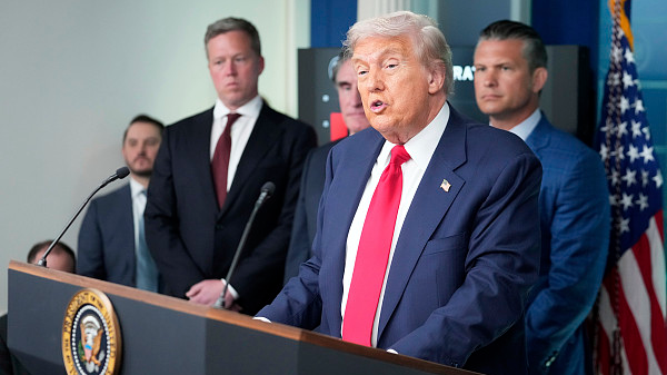 Trump Deploys National Guard in Washington Amid Crime Debate Trump_Deploys_National_Guard_in_Washington_Amid_Crime_Debate