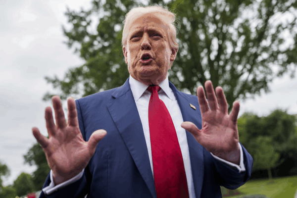 Trump Proposes 250% Tariffs on Foreign Pharmaceuticals, Eyes Semiconductor Levies Trump_Proposes_250__Tariffs_on_Foreign_Pharmaceuticals__Eyes_Semiconductor_Levies
