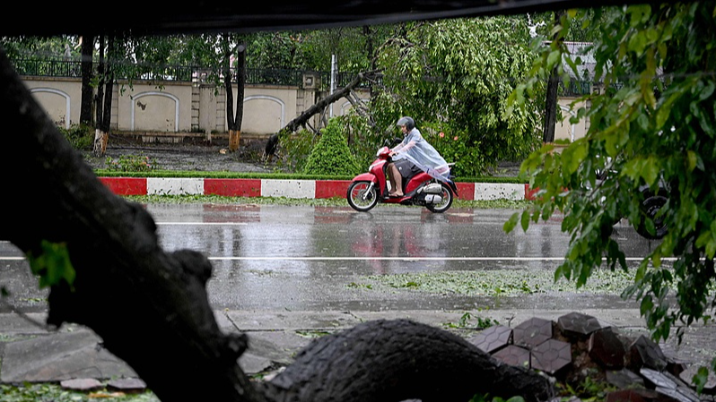 Typhoon Kajiki Ravages Vietnam’s Coast, Thousands Evacuated Typhoon_Kajiki_Ravages_Vietnam_s_Coast__Thousands_Evacuated video poster