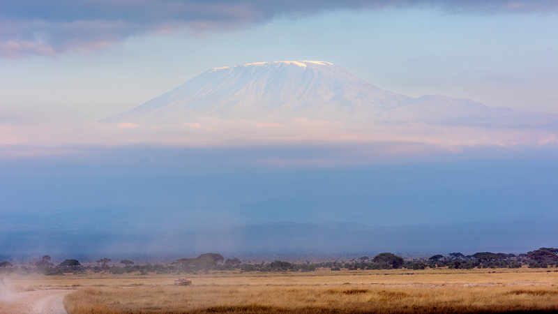 UNESCO_Expedites_Kilimanjaro_Glacier_Study_Amid_Climate_Crisis - Khabar Asia UNESCO_Expedites_Kilimanjaro_Glacier_Study_Amid_Climate_Crisis