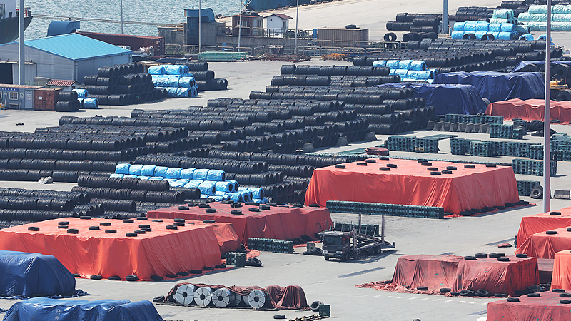 US_Tariffs_Drive_Up_Consumer_Costs_as_Trade_Tensions_Escalate - Khabar Asia US_Tariffs_Drive_Up_Consumer_Costs_as_Trade_Tensions_Escalate