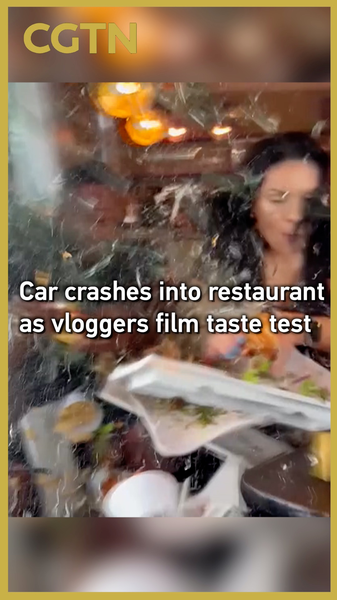 Vloggers’ Food Review Interrupted by Car Crash in Houston Vloggers__Food_Review_Interrupted_by_Car_Crash_in_Houston video poster