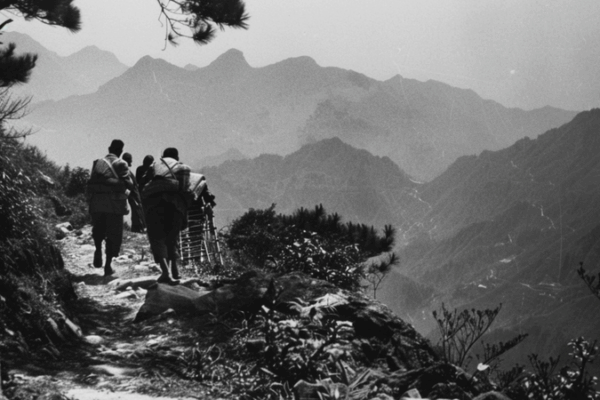 Wartime Rescue: How a Chinese Villager Saved a Doolittle Raid Airman Wartime_Rescue__How_a_Chinese_Villager_Saved_a_Doolittle_Raid_Airman video poster