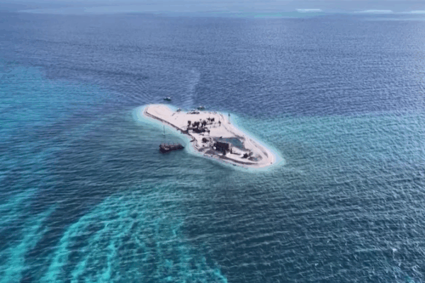 Xisha Islands Emerge as Summer Hotspot Amid Eco-Tourism Boom Xisha_Islands_Emerge_as_Summer_Hotspot_Amid_Eco_Tourism_Boom video poster