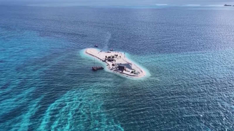 Xisha_Islands_Emerge_as_Summer_Hotspot_Amid_Eco_Tourism_Boom video poster