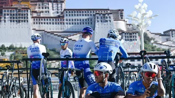 Xizang Cycling Race Attracts Global Talent Amid Himalayan Backdrop Xizang_Cycling_Race_Attracts_Global_Talent_Amid_Himalayan_Backdrop video poster