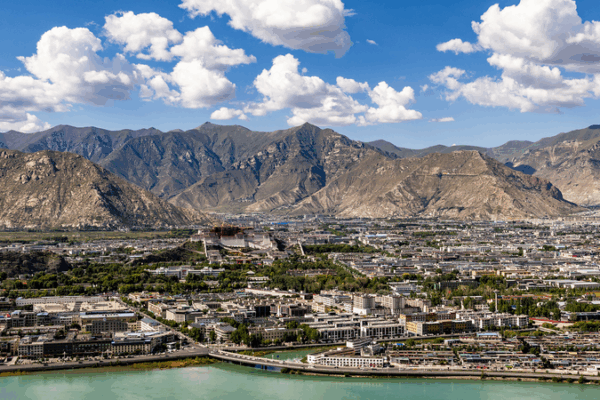 Xizang’s Economy Soars: 2024 GDP Hits 276.5 Billion Yuan Xizang_s_Economy_Soars__2024_GDP_Hits_276_5_Billion_Yuan
