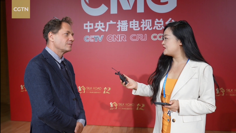 7T1GLWY8XUX92L9ZXL23 - Khabar Asia French Producer Ron Dyens on Storytelling’s Power to Unite Cultures video poster