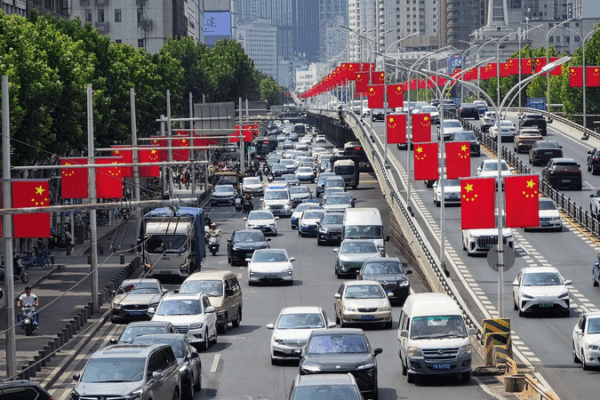 China Braces for 2 Million Daily Border Crossings During Holiday Surge China_Braces_for_2_Million_Daily_Border_Crossings_During_Holiday_Surge