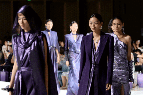 China International Fashion Week 2025 Kicks Off with Global Flair China_International_Fashion_Week_2025_Kicks_Off_with_Global_Flair video poster