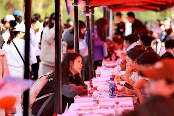 China Surpasses Urban Employment Target with 59 Million New Jobs China_Surpasses_Urban_Employment_Target_with_59_Million_New_Jobs