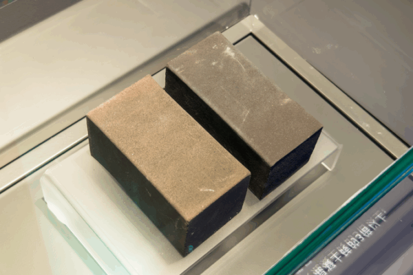 China Unveils Moon Brick Maker for Lunar Construction Goals China_Unveils_Moon_Brick_Maker_for_Lunar_Construction_Goals