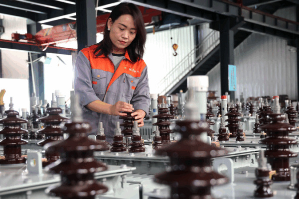 China’s High-Tech Manufacturing Fuels Economic Resilience Amid Global Shifts China_s_High_Tech_Manufacturing_Fuels_Economic_Resilience_Amid_Global_Shifts