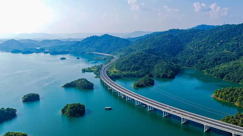 Discover_Lushan_West_Sea__China_s_Pristine_Mountain_Lake_Gem_poster - Khabar Asia Discover_Lushan_West_Sea__China_s_Pristine_Mountain_Lake_Gem video poster