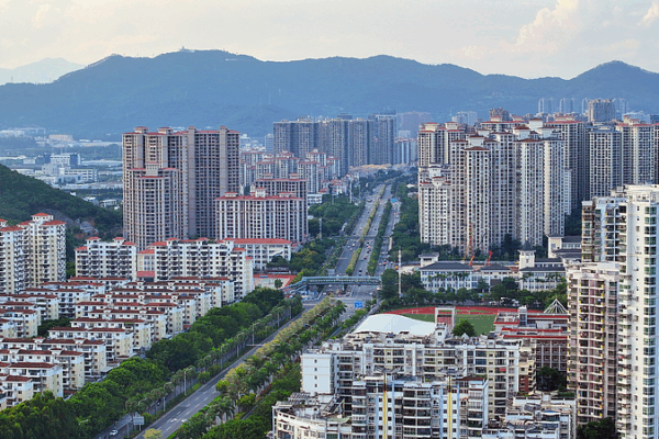 Discover Xiamen’s Haicang Boulevard: Coastal Charm & Outdoor Adventures Discover_Xiamen_s_Haicang_Boulevard__Coastal_Charm___Outdoor_Adventures video poster
