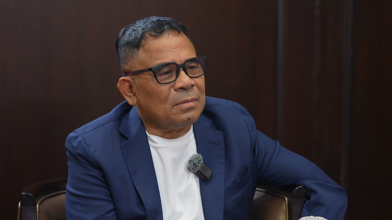 Indonesian_Director_Urges_Filmmakers_to_Embrace_Local_Stories_Over_Hollywood_poster - Khabar Asia Indonesian_Director_Urges_Filmmakers_to_Embrace_Local_Stories_Over_Hollywood video poster