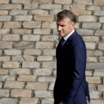 Macron_Faces_Leadership_Crisis_as_French_Government_Collapses - Khabar Asia Macron_Faces_Leadership_Crisis_as_French_Government_Collapses