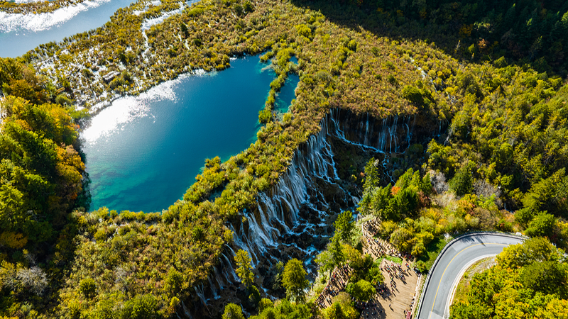 Nuorilang Waterfall: Sichuan’s Tibetan-Named Natural Marvel Nuorilang_Waterfall__Sichuan_s_Tibetan_Named_Natural_Marvel video poster