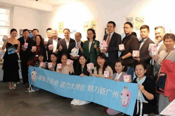 Overseas Chinese in France Celebrate National Games with Art Exhibition Overseas_Chinese_in_France_Celebrate_National_Games_with_Art_Exhibition