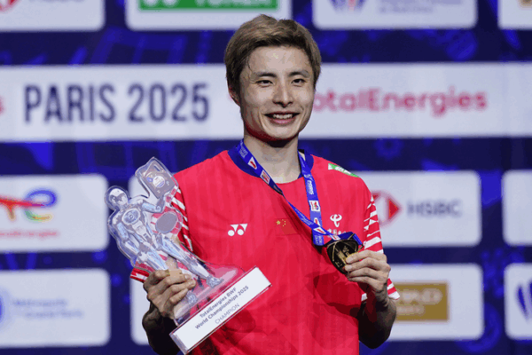 Shi Yuqi Clinches Maiden World Badminton Title in Thrilling Paris Final Shi_Yuqi_Clinches_Maiden_World_Badminton_Title_in_Thrilling_Paris_Final