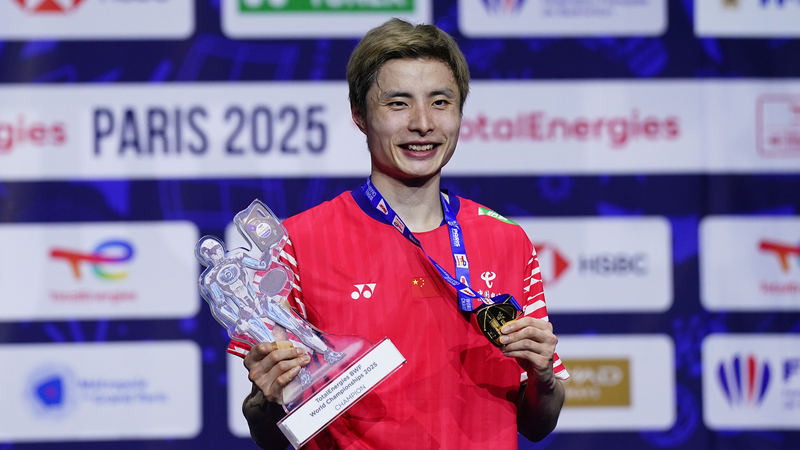 Shi_Yuqi_Clinches_Maiden_World_Badminton_Title_in_Thrilling_Paris_Final - Khabar Asia Shi_Yuqi_Clinches_Maiden_World_Badminton_Title_in_Thrilling_Paris_Final
