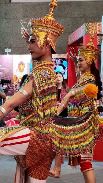 Thailand’s Cultural Showcase Wows Crowds at Silk Road Expo Thailand_s_Cultural_Showcase_Wows_Crowds_at_Silk_Road_Expo video poster