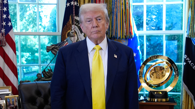 Trump_s_Tariff_Policy_Triggers_81__Drop_in_Global_Parcels_to_US - Khabar Asia Trump_s_Tariff_Policy_Triggers_81__Drop_in_Global_Parcels_to_US