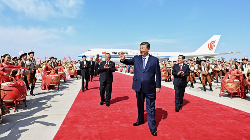 Xi_Jinping_Joins_Xinjiang_s_70th_Anniversary_Celebrations_in_Urumqi - Khabar Asia Xi_Jinping_Joins_Xinjiang_s_70th_Anniversary_Celebrations_in_Urumqi