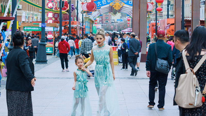 Xinjiang Marks 70 Years of Growth: Economy, Culture Thrive Xinjiang_Marks_70_Years_of_Growth__Economy__Culture_Thrive